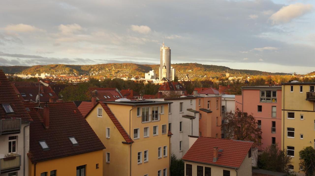 Apartment Skyline of Jena, luxuriös, einzigartig, free Wifi, Parkplatz, klimatisiert, zentral Exterior foto