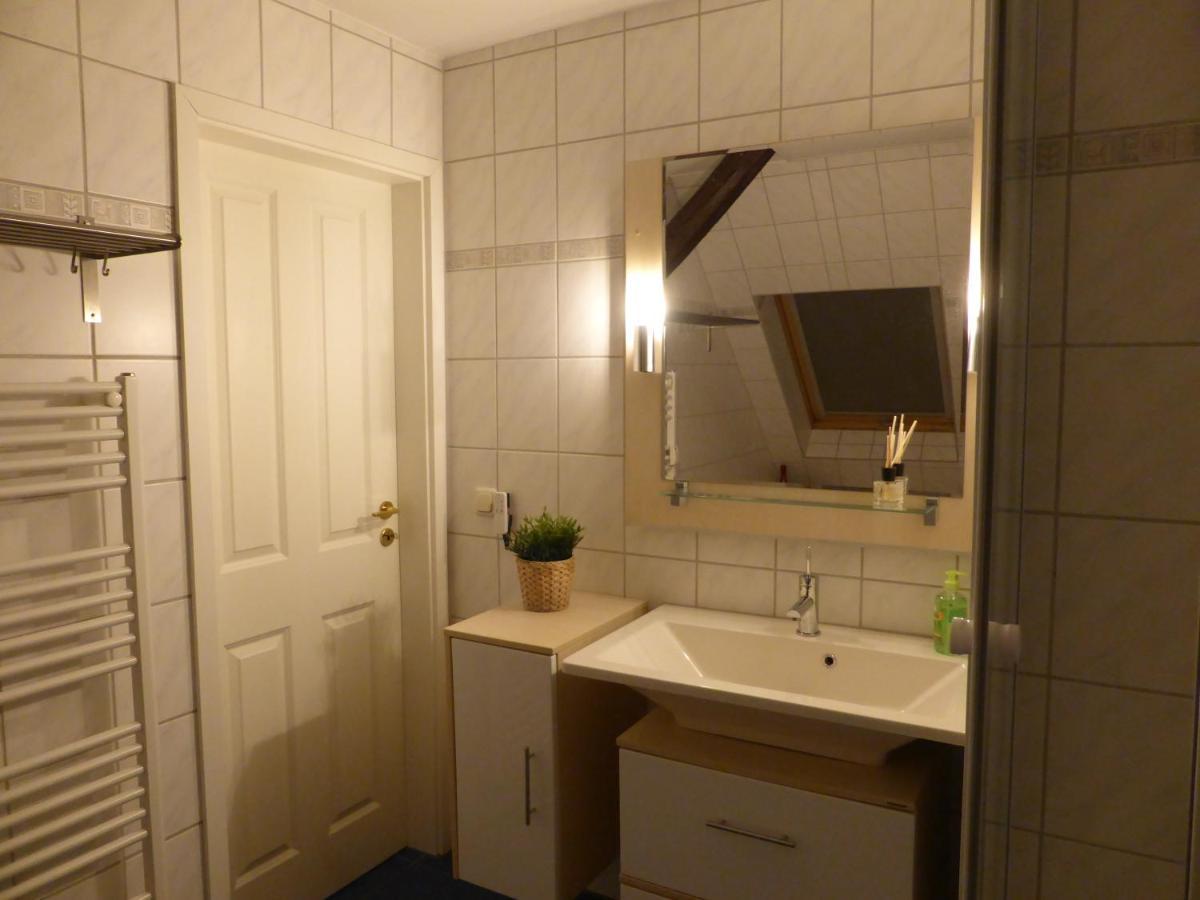 Apartment Skyline of Jena, luxuriös, einzigartig, free Wifi, Parkplatz, klimatisiert, zentral Exterior foto